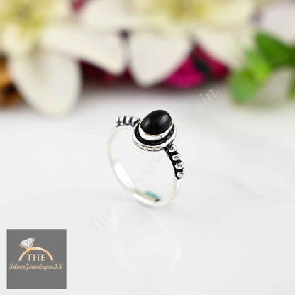 Black Onyx Ring, Sterling Silver Ring black oval stone ring, genuine gemstone jew, everyday silver ring, modern unique ring, Minimalist Ring