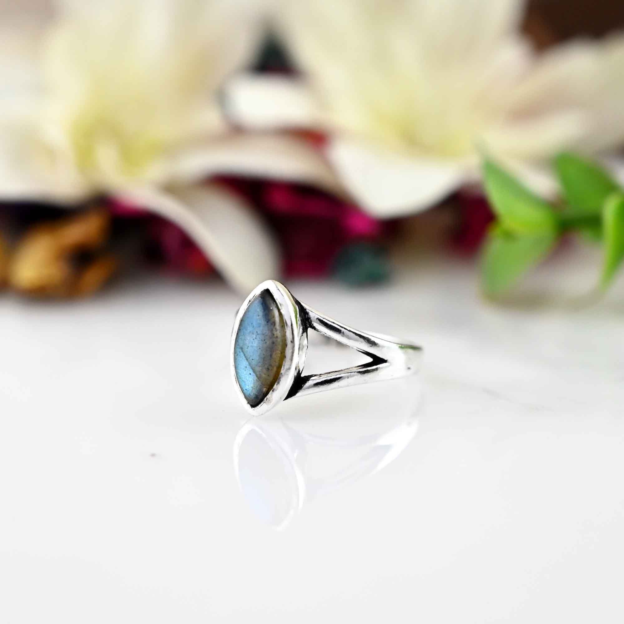 Boho Labradorite Rings Natural Blue Labradorite Gemstone Ring 925 Solid Silver Ring For women Designer Silver Rings Statemant Ring