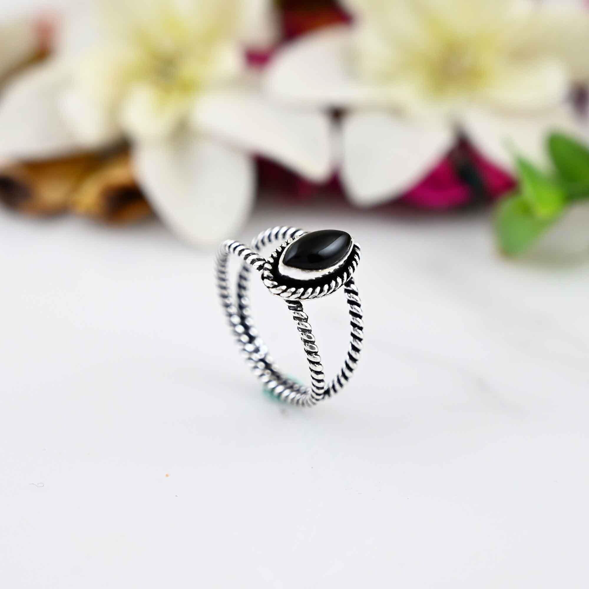 Sterling Silver Black Onyx Ring, Tiny Dainty Onyx Ring, Black Stone Ring, 925 Silver, Minimalist Celtic Ring