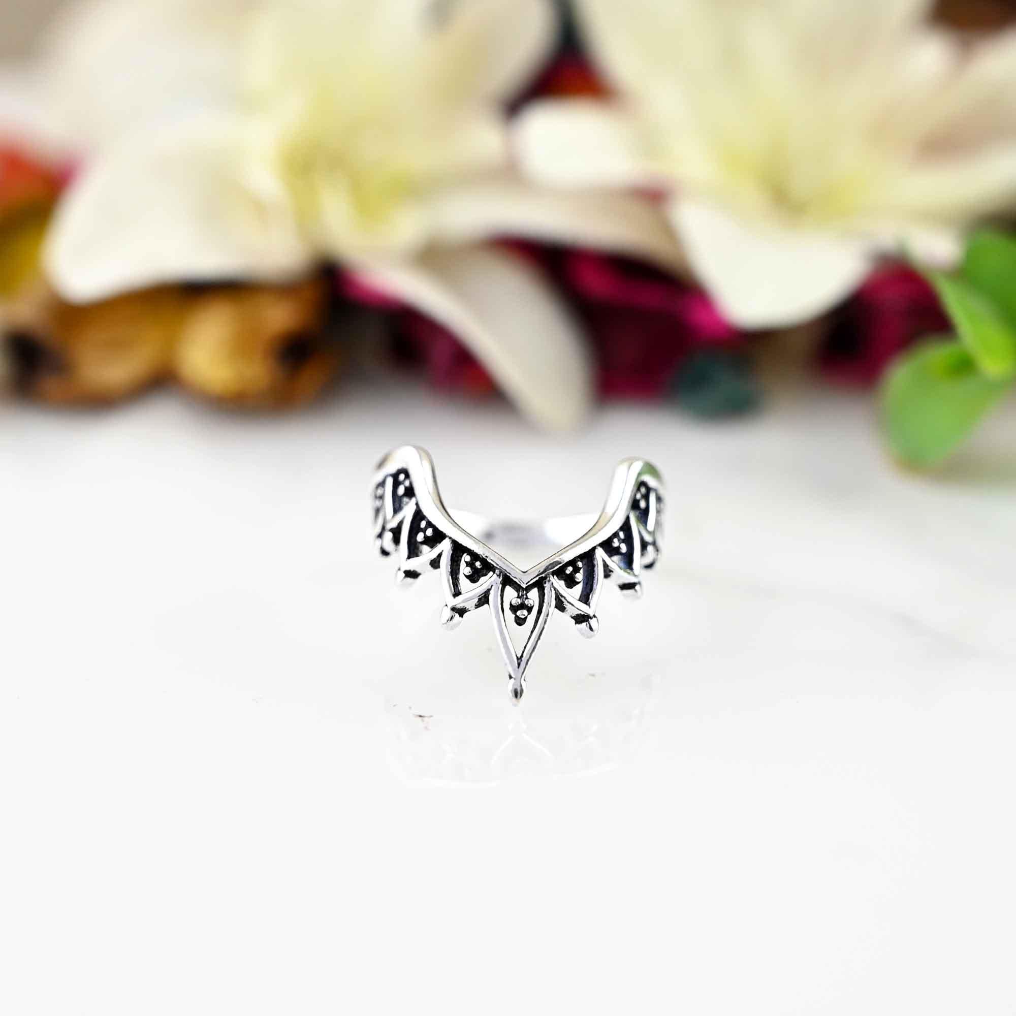 Silver crown ring, sterling silver ring, knuckle silver ring, chevron ring silver, midi ring, dainty ring, Celtic ring, promise ring