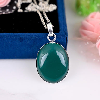 Green onyx necklace, Delicate necklace, Boho green necklace, Green Oval Stone necklace, Sterling silver green necklace