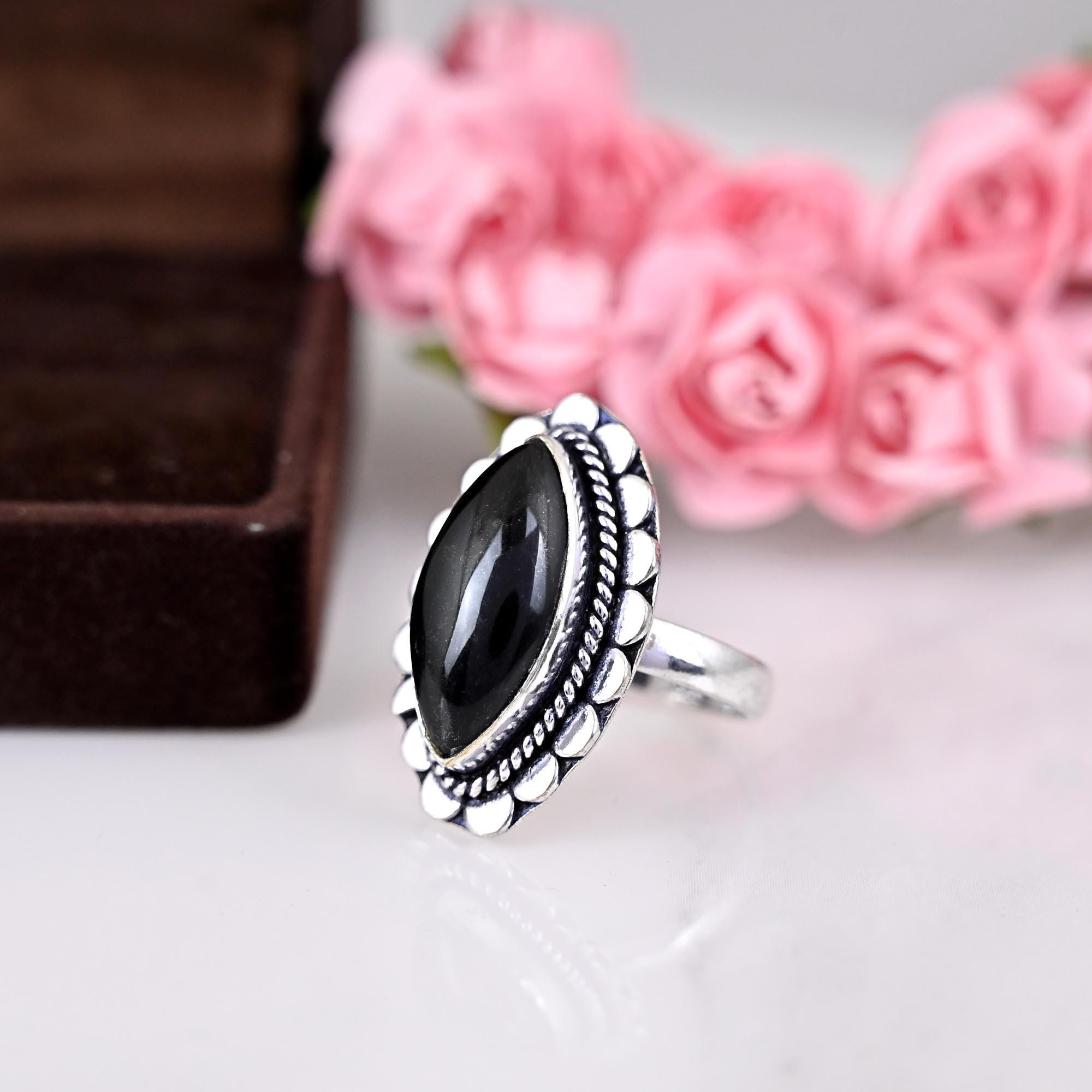 Marquise Black Ring, Sterling Silver Ring, Marquise Stone, Genuine Onyx Gemstone, Small Everyday Ring, Modern Ring, Minimalist Ring