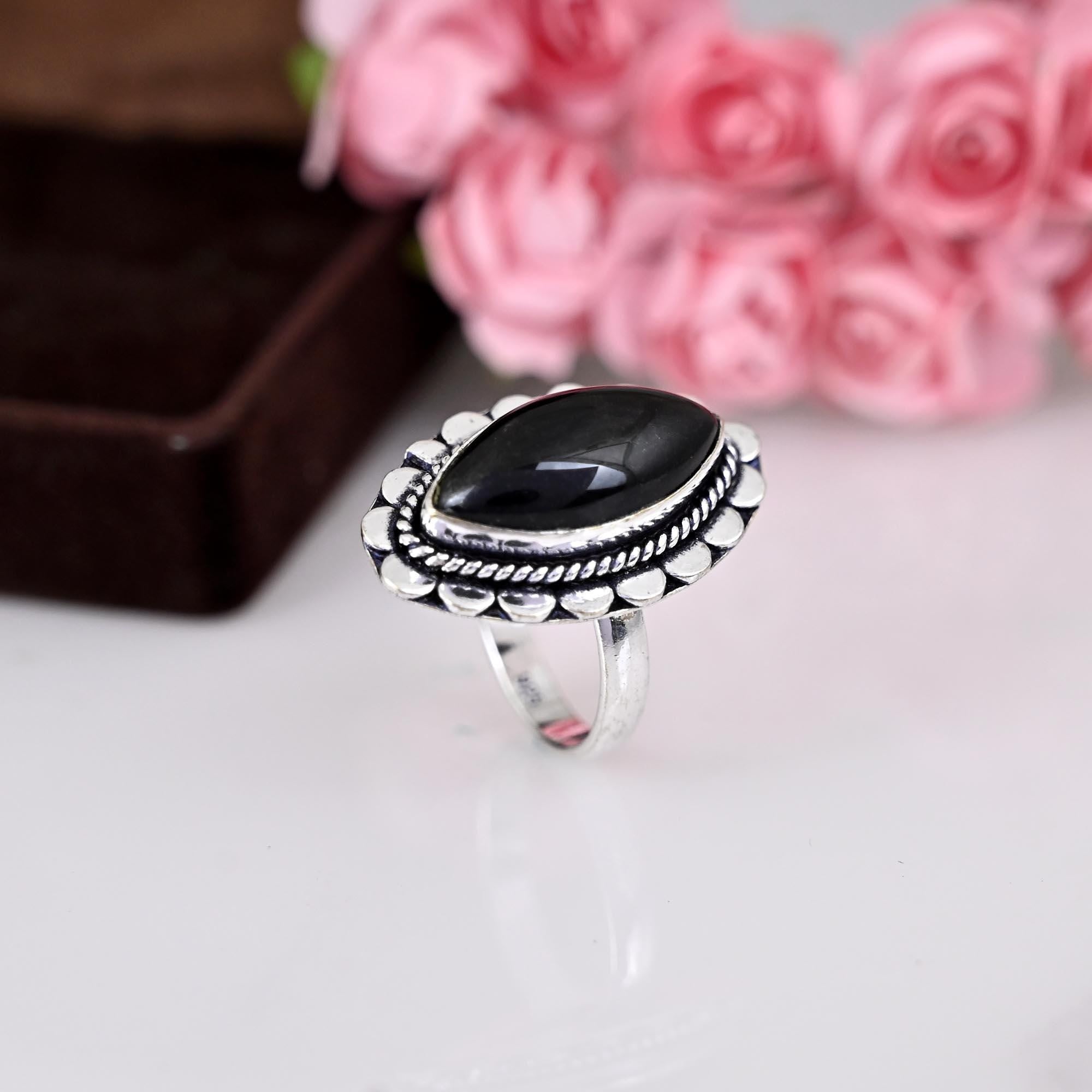 Marquise Black Ring, Sterling Silver Ring, Marquise Stone, Genuine Onyx Gemstone, Small Everyday Ring, Modern Ring, Minimalist Ring