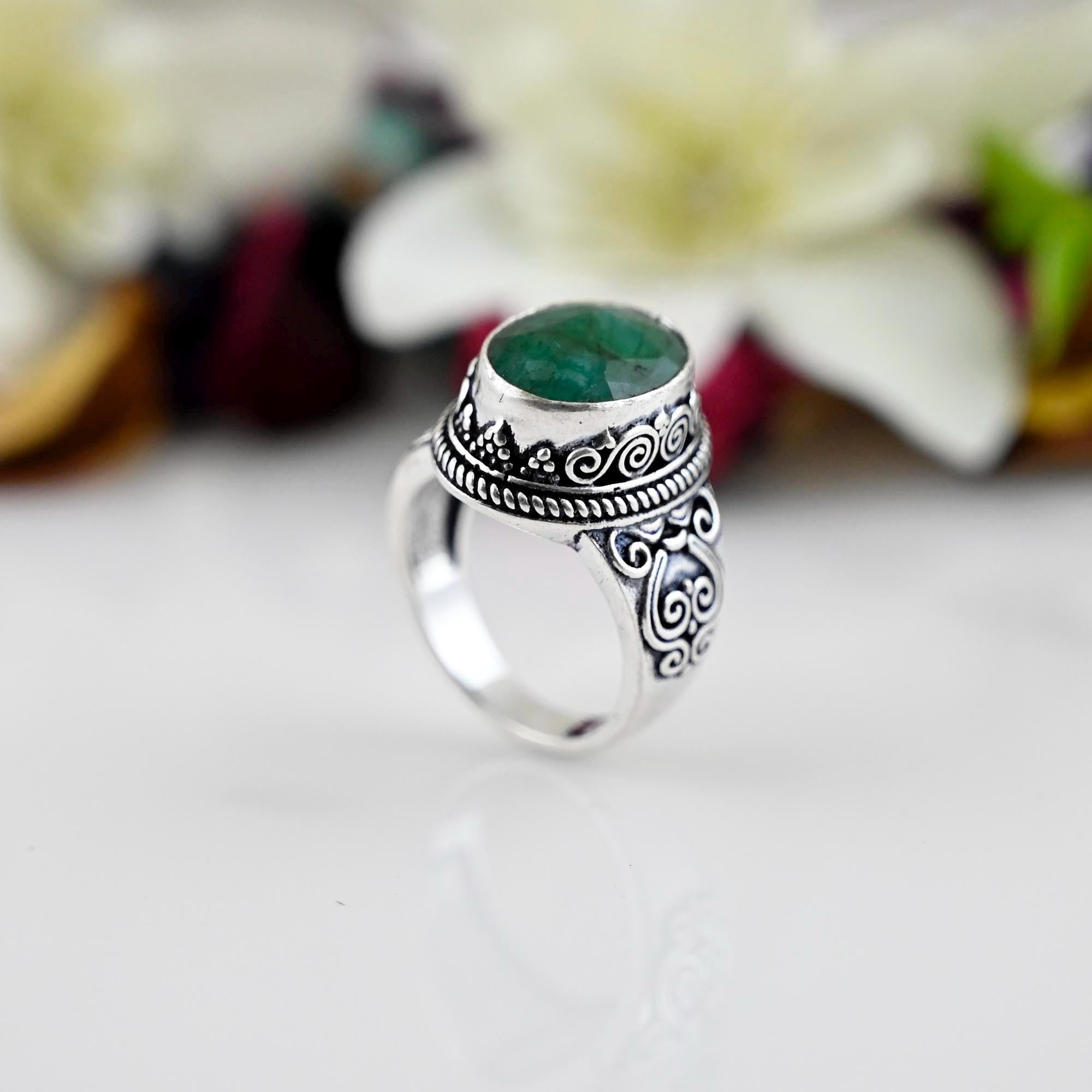 Natural Emerald Silver Ring, 925 solid sterling silver ring, gemstone ring, stone ring, Faceted emerald oval shape silver ring