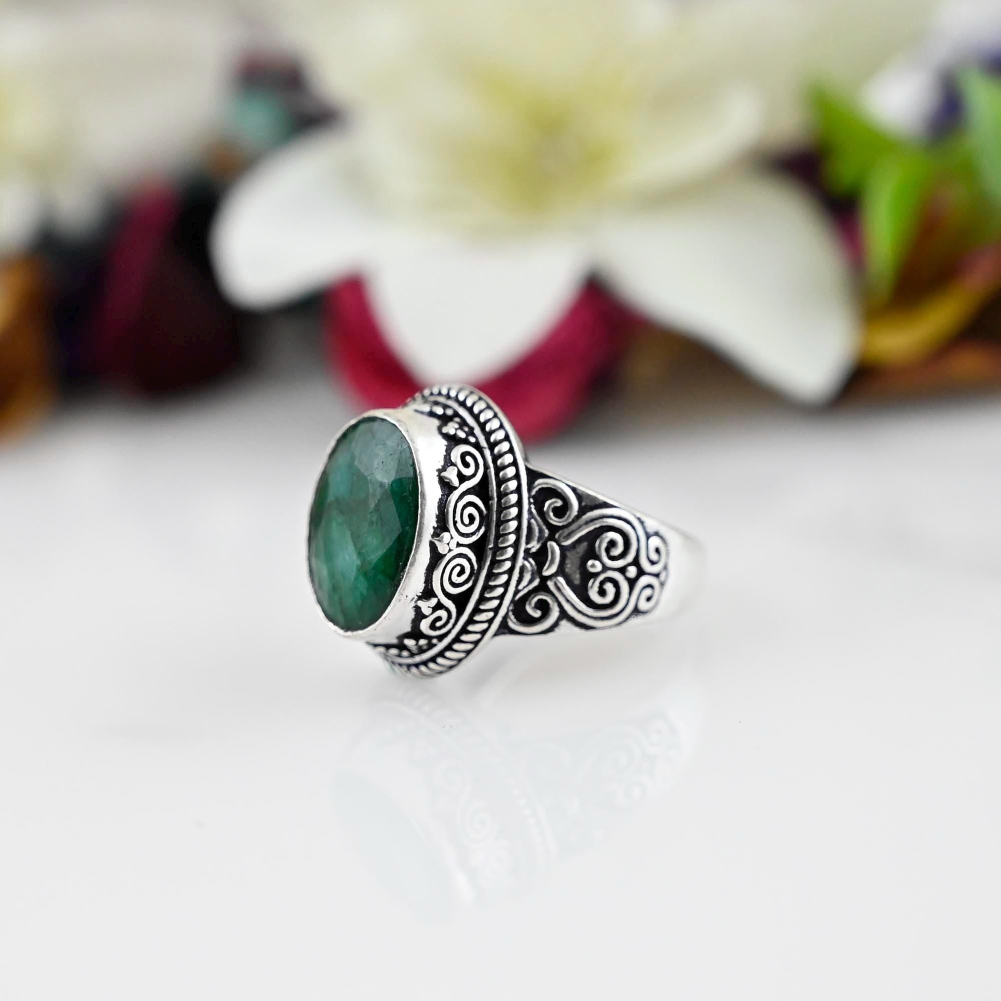 Natural Emerald Silver Ring, 925 solid sterling silver ring, gemstone ring, stone ring, Faceted emerald oval shape silver ring