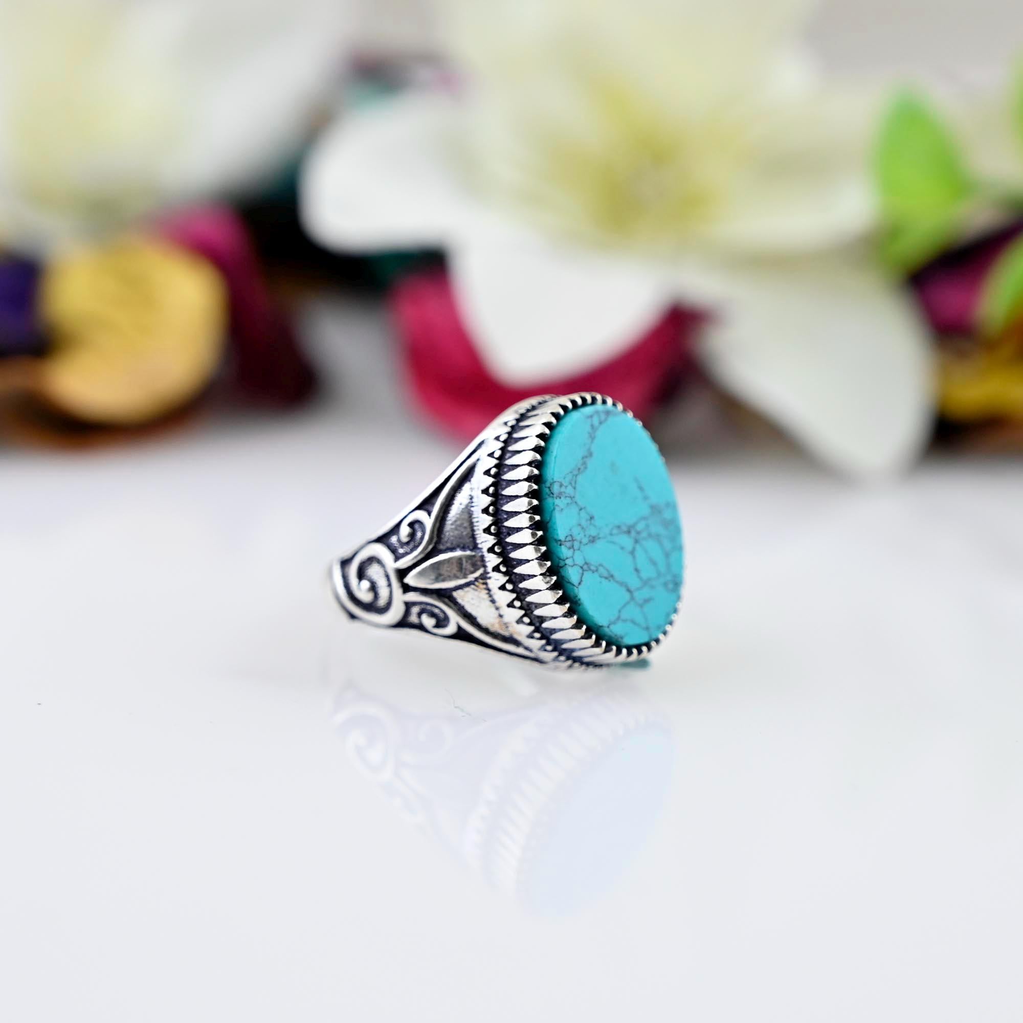 Turquoise Ring, Sterling Silver, Blue Green Turquoise stone, Flat Oval Stone Ring, Ethnic Jewelry, Antique Ring, Bohemian Jewelry